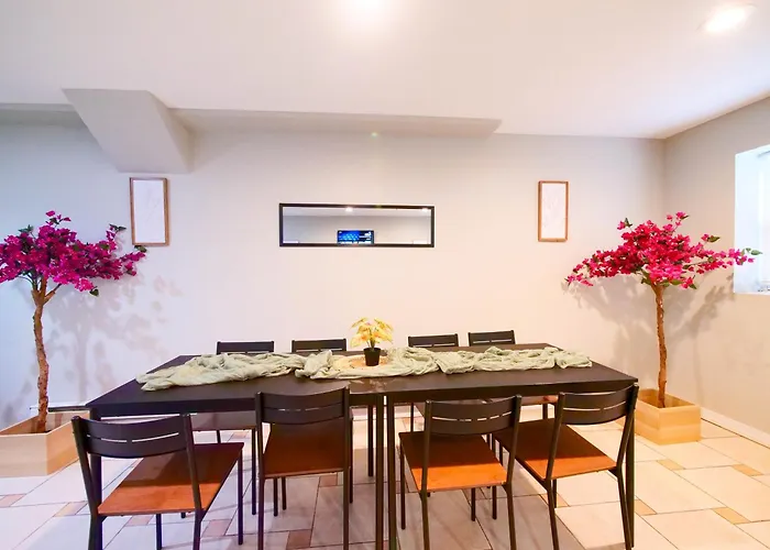 Mins To Nyc Spacious 2 Bedroom Apartment