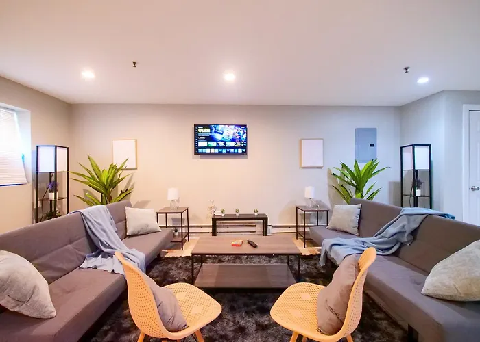 Mins To Nyc Spacious 2 Bedroom Apartment
