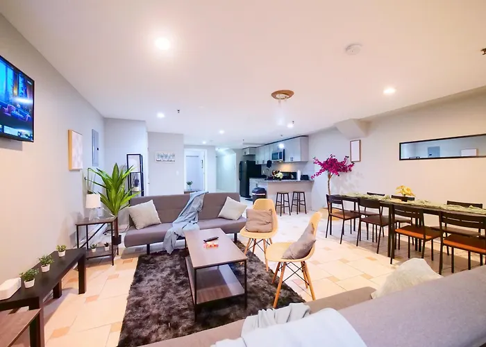 Mins To Nyc Spacious 2 Bedroom Apartment