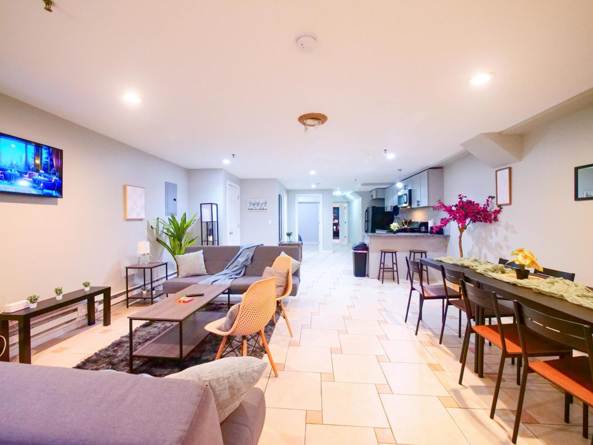 Mins To Nyc Spacious 2 Bedroom Apartment *